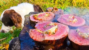 Говядина с начинкой и картофель на раскалённых камнях