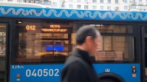 Автобус Лиаз5292.22(2-2-2) следует по маршруту 012