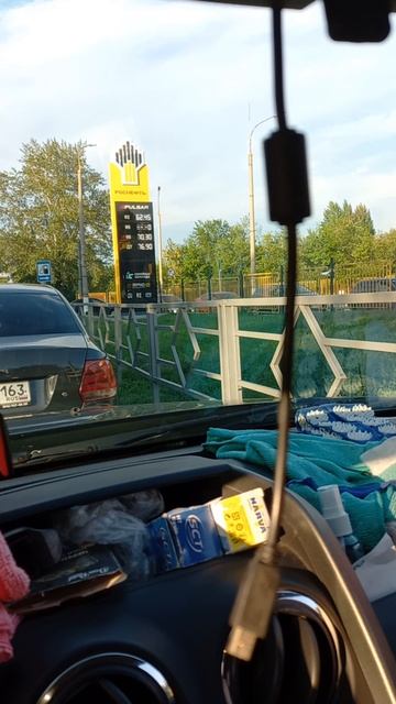 С бензином у нас проблем нет. Остались только очереди в которых люди теряют драгоценное время.