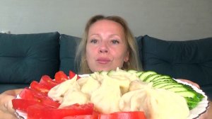 Мукбанг от Яновны Хинкали магазинские, овощи. Еда вкуснота.