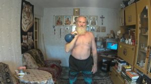 Зарядка с гирей в 58 лет..(упражнения с гирей 16 кг)