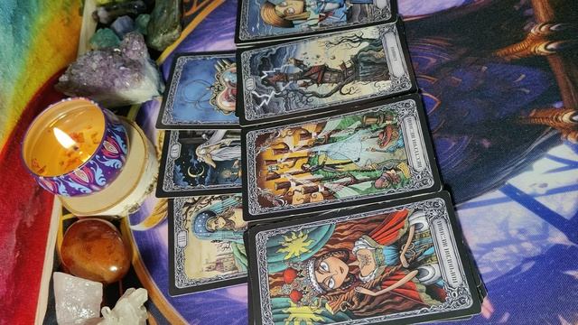 Что творится за спиной 🔮 таро расклад