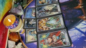 Что творится за спиной 🔮 таро расклад