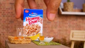 Миниатюрные хлопья Post Hostess Honey Bun в игрушечной кухне