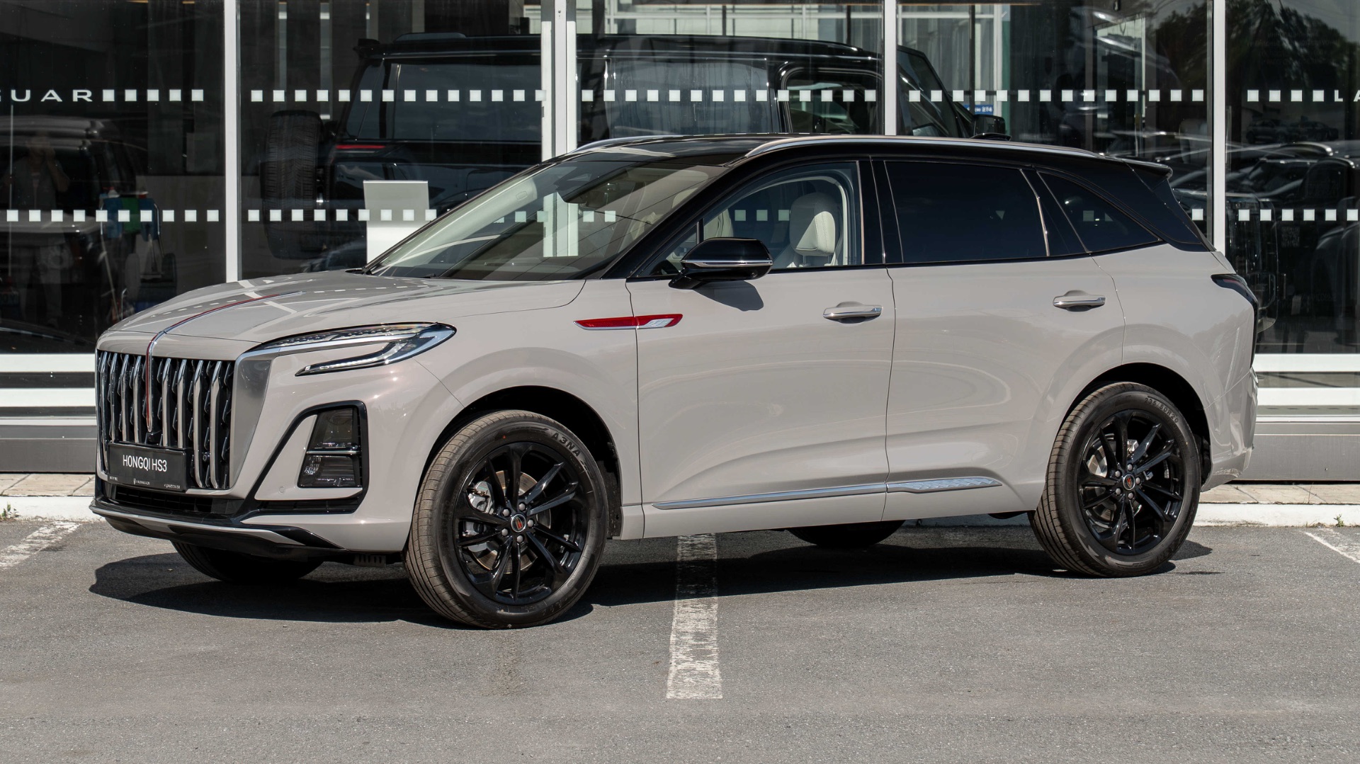 Hongqi HS3 Deluxe Серый, зеленый салон