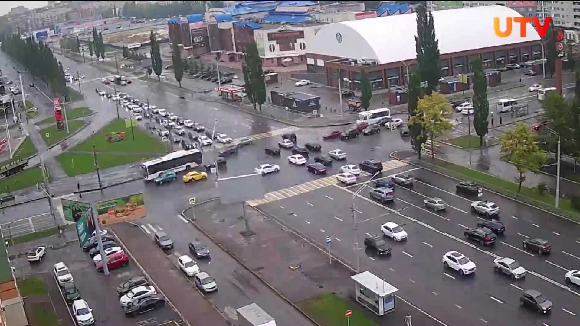 В уфимском Сипайлово из-за неработающего светофора возник транспортный коллапс