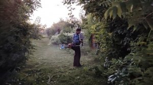 Покос травы триммером