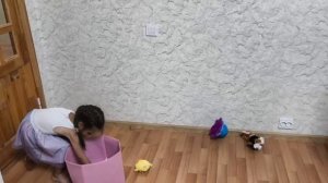 Игра для детей с игрушками в домашних условиях