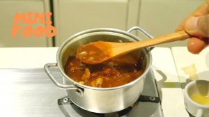 Набор игрушечной мини-кухни и приготовление настоящего японского карри