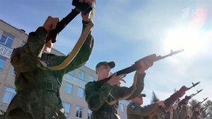 Будущие офицеры академии Можайского проходят общевойсковую подготовку и обучаются инженерному делу.