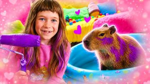 Бьянка и капибара Капибусик играют в салон красоты! Фиолетовый стиль 💜 | Для детей