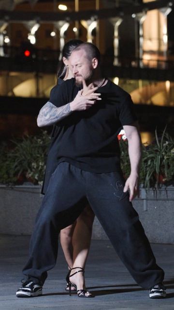 Street Tango. Павел Собирай и Анна Шустова.
