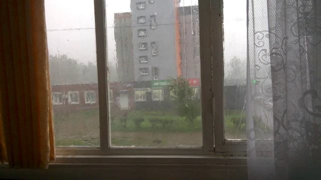 2026-08-10 Сильная гроза с градом на Правом, +17°С, Братск, Сибирь, Россия