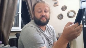 Наработался за день Отдыхаю у кошек Читаю комментарии Зрителей Подвал Ильича