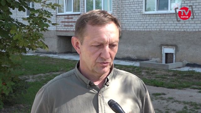 В Курске продолжается ремонт тротуара на улице Ленина