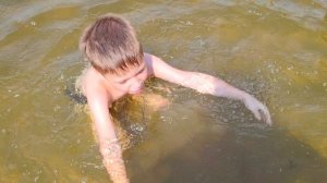 ЖИЗНЬ В СЕЛЕ:СВАТ ВИШНЮ ЗАЦЕНИЛ/СЪЕЗДИЛИ НА ОЗЕРО
