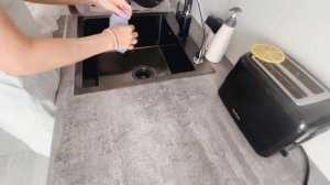 Домашний влог Уборка на кухне Работаю удаленно Уютно но ниочень Украла тряпку
