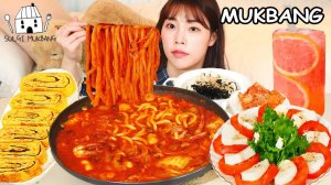 Мукбанг - морепродукты и креветки - еда на камеру