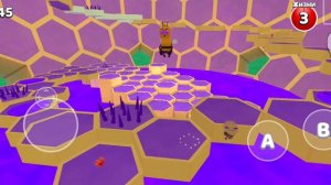 прохожу улей в Super Bear Adventure