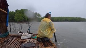 CRAZIES RAINSTORM SURVIVAL CHALLENG CATCH COOK WITH MY DOG PARTII.