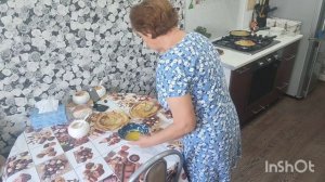 завтрак 🫓/собрали яблоки 🍎 и помидоры 🍅/