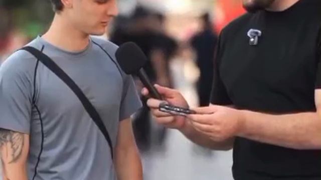 😅Зумерам показали кассету с карандашом. Догадайтесь, поняли ли они, что это такое?