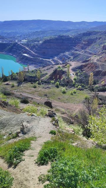 Кадыковский карьер — это техногенный объект в Балаклавском муниципальном округе Севастополя.