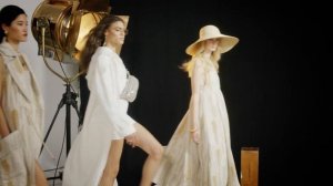 Показ женской коллекции Paul Costelloe весна-лето 2021