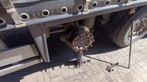 В Деловых линиях подняли зарплату водителям категории Е. Выгрузка в Питере и сразу же гружусь на Юг.
