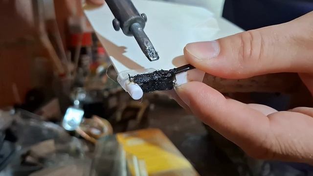 Сломалась крышка скиммера каркасного домашнего бассейна.