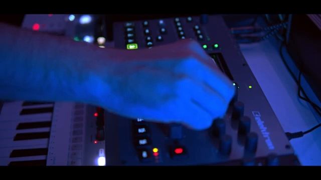 Shifting Descent - Ambient Performance (Octatrack, Hydrasynth, Peak)