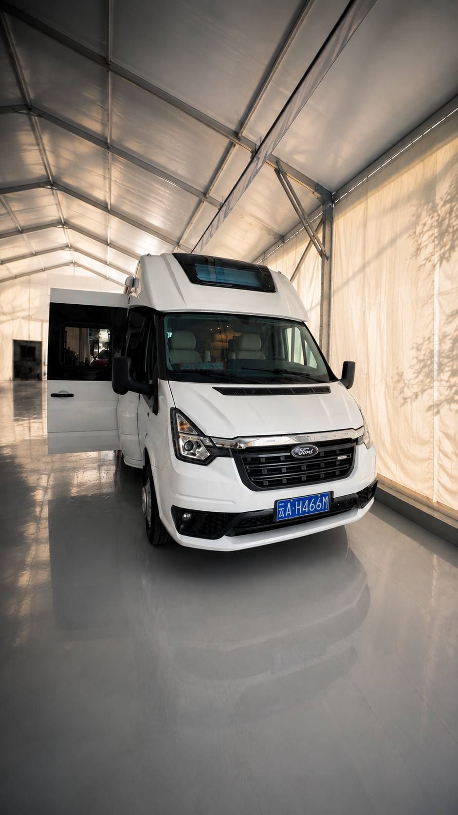 ЛЮКС-КАСТЕНВАГЕН автодом на базе Ford Transit