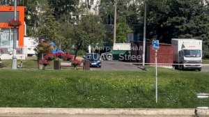 Силовики продолжают работать на Паромной улице