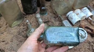 Выкопал квадратные банки, это корпус батареи Лекланше.