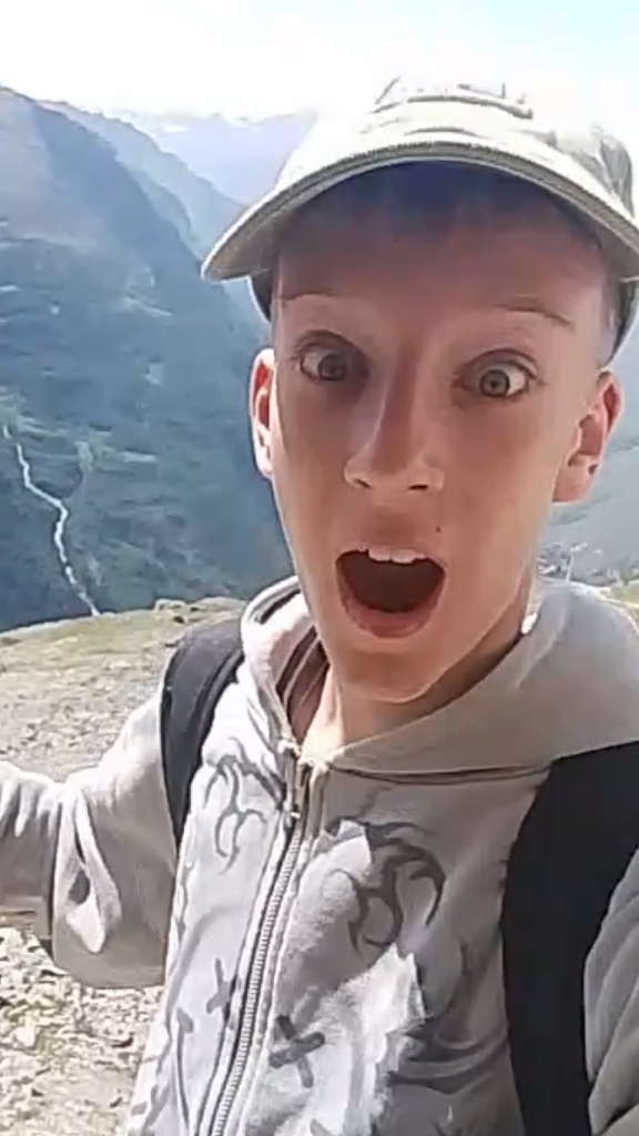 КАК ЭТО ВОЗМОЖНО????