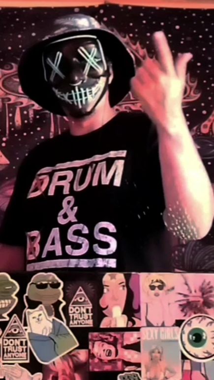 ВЛЕТАЙ В ДРОП #shorts #электроннаямузыка #dnb #dnb2026 #dnbmix#dnbdj#drumandbass#drumandbassmix#Сноу