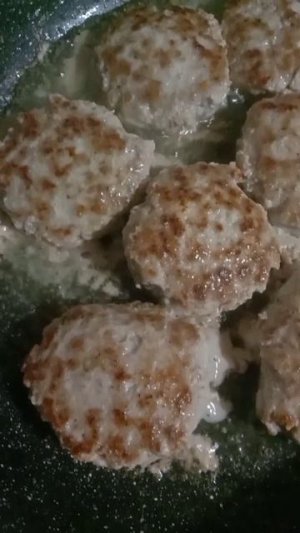 🍽️Ах, эти запахи и звуки 😋😋😋Любите ли вы котлеточки?)