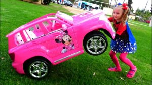 Super Polina helps baby dolls
