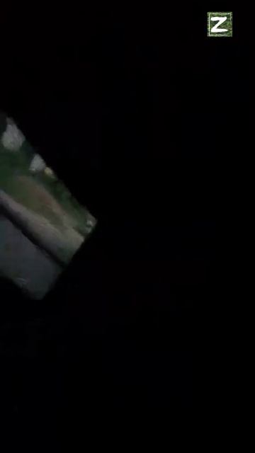Кадры прилёта FPV-камикадзе по Humvee c антидроновой защитой с солдатами ВСУ. Наши дни.