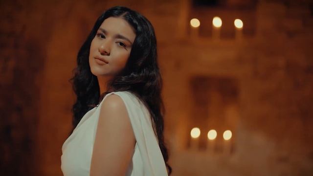 Sura İskəndərli  - Qəsdən  (2026  Official Music Video)