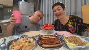 Мукбанг в драку собаку ОБЪЕДАЕМСЯ тайскими ИЗЫСКАМИ на ужин! Жареный рис, сиафуд салат, рёбрышки