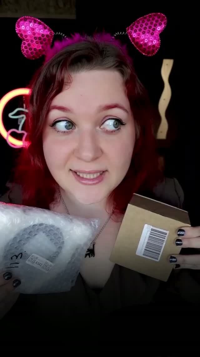 АСМР Распаковка подарка от сладкого кексика 💝😍 ASMR Gifts from subscribers unboxing #asmr #асмр