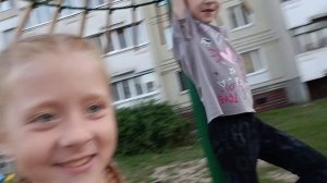 мам снимай на видео минута славы ой 🤭 мы гуляем