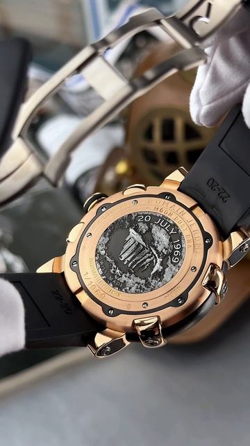 Космические часы Romain Jerome Moon Dust DNA 💫