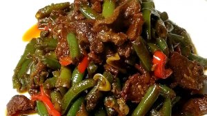 САЛАТ ИЗ СТРУЧКОВОЙ ФАСОЛИ/ТЁПЛЫЙ САЛАТ С ГОВЯДИНОЙ