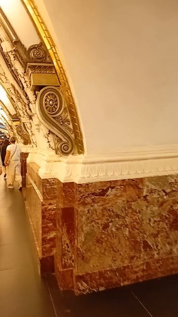 Метро площадь Восстания, Петербург. 10 августа 2026.