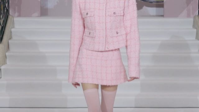 Показ женской коллекции Paul Costelloe весна-лето 2025