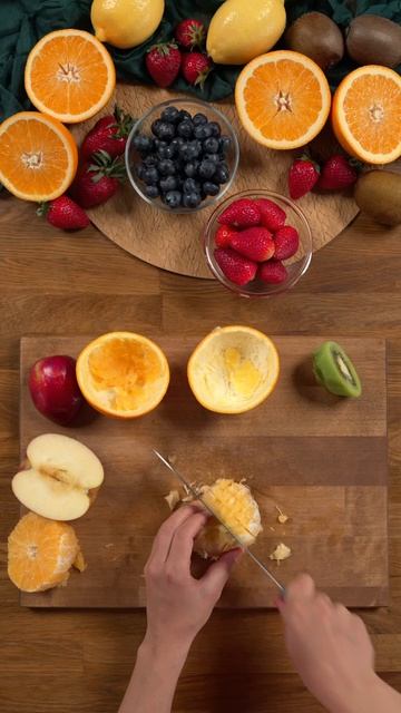 🍓 Сегодня вместе с Чебурашкой готовим фруктовый салат — лёгкий, вкусный и простой в приготовлении!