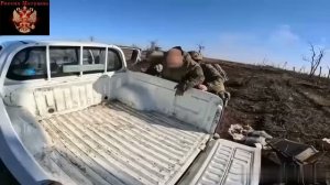 🔴ВСУ эвакуируют своего хряка и в этот момент в машину прилетает наш «fpv-дрон».🔴