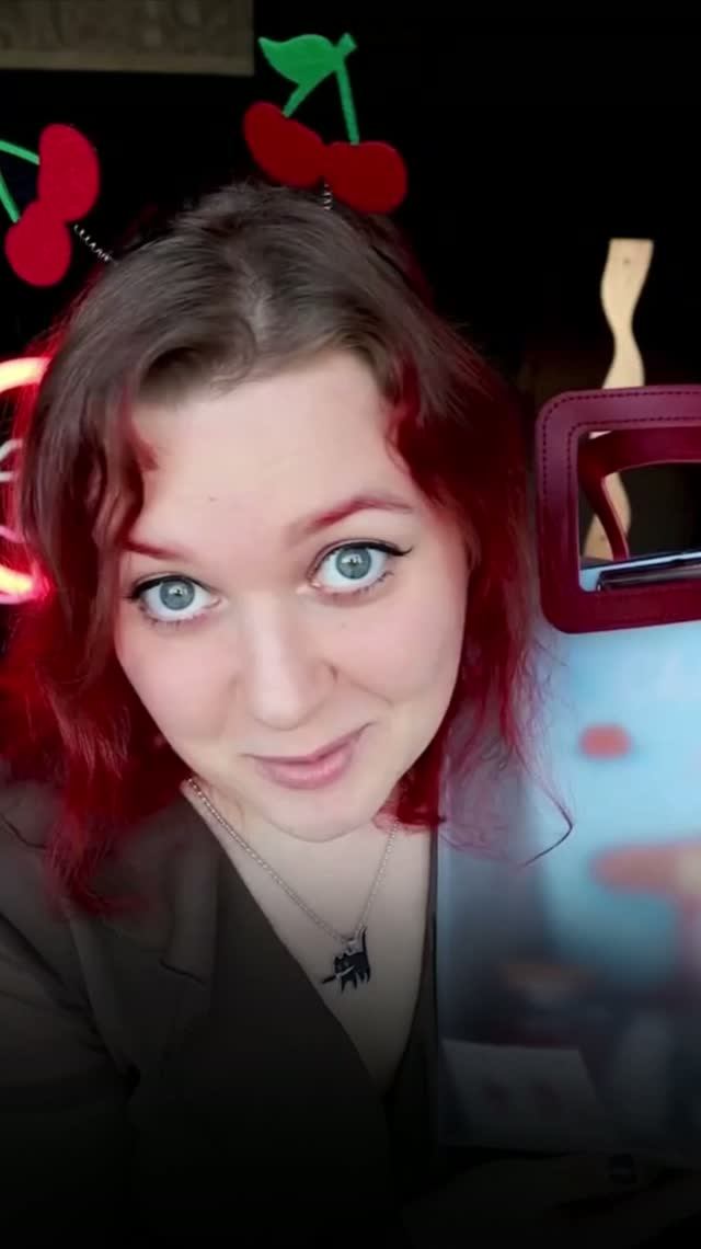 АСМР Обзор подарка от подписчика 🤩🎁 ASMR Gifts from subscribers unboxing #asmr #асмр #unboxing